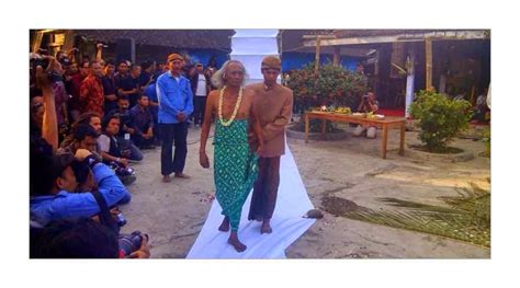 mbah kodok menikah sama peri  Seniman, Ibnu Sukodok menikah dengan peri di Ngawi, Jawa Timur